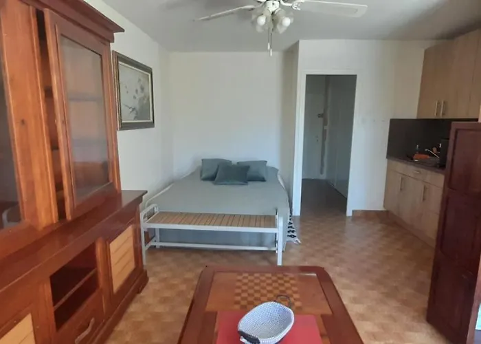 46e, Héliopolis Au Village Naturiste * Agde